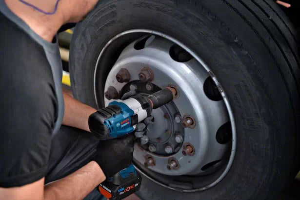 Bosch - Impact Wrench (GDS - 18V)
